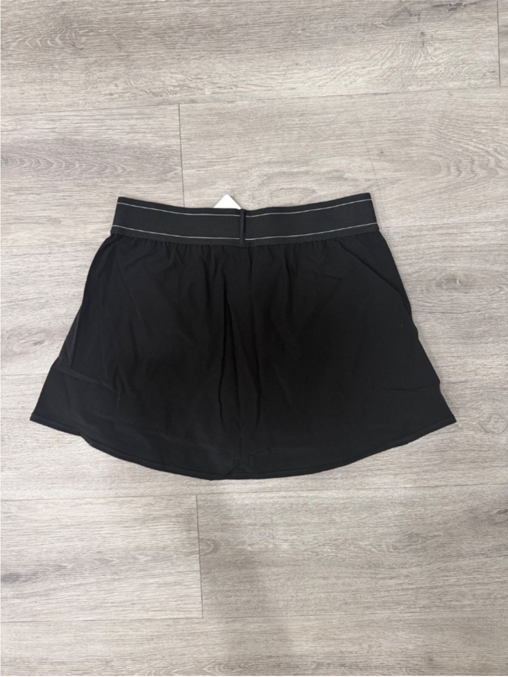 ALO Yoga Black Mini Skirt with Contrast Waistband